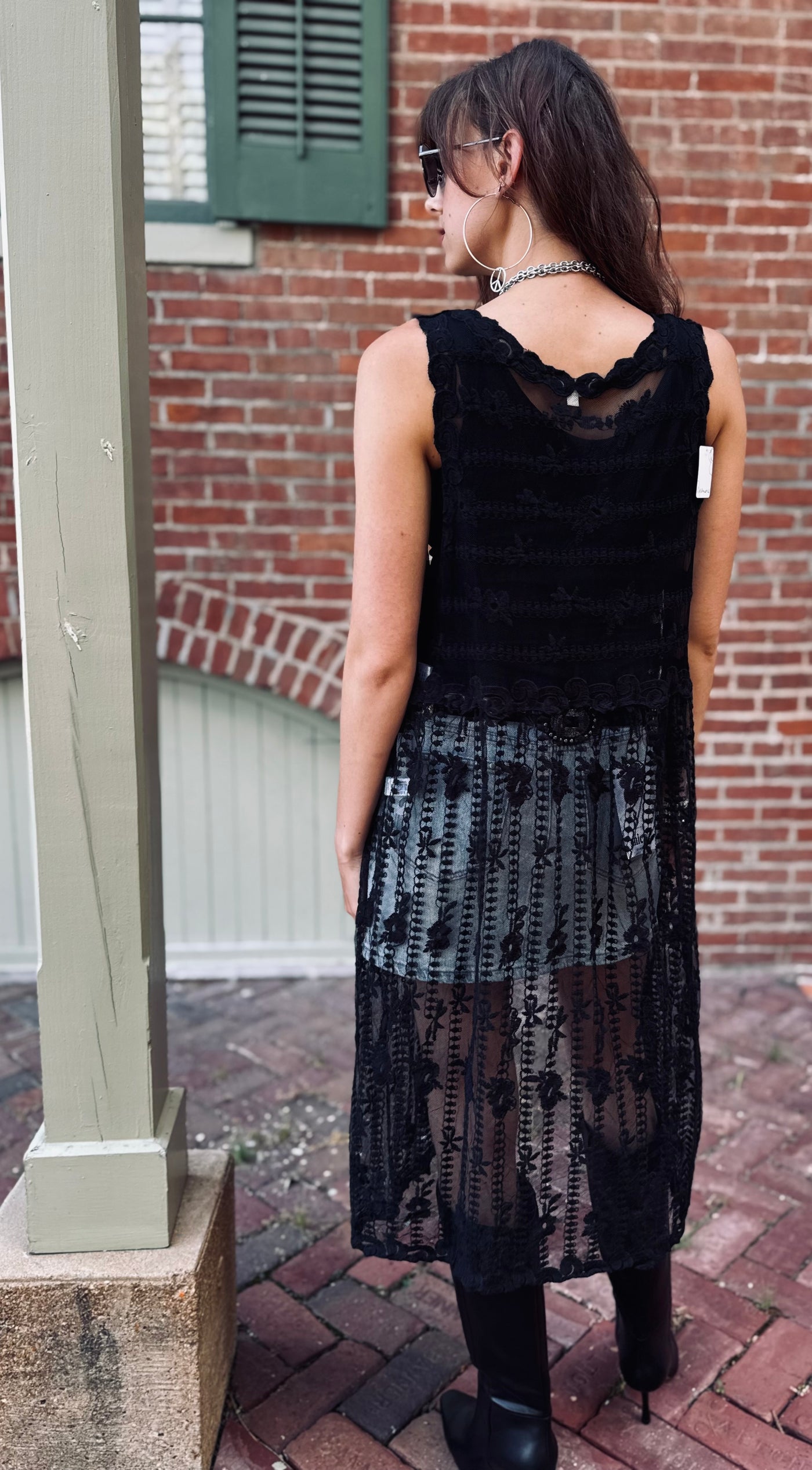 Wildflower Longline Lace Vest- Black – PISTOLS-N-VIXENS