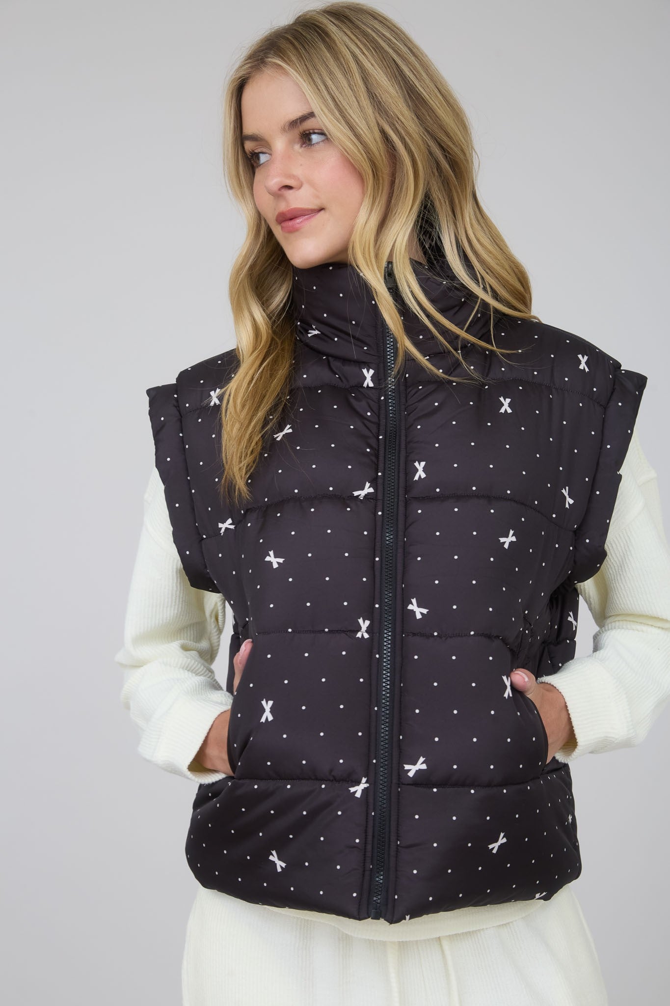 Cutesy Bow Puffer Vest - Black