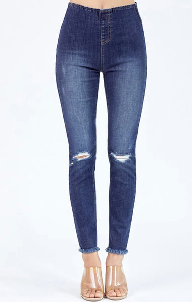 Distressed Cora Highrise Pull-On Skinny
