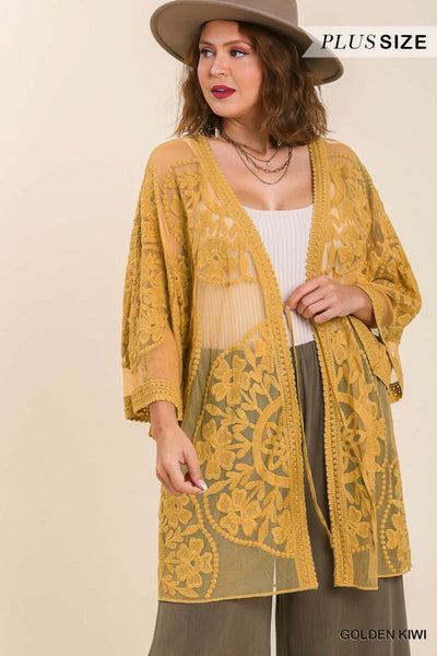 Golden Kiwi Lace Kimono (Curvy)